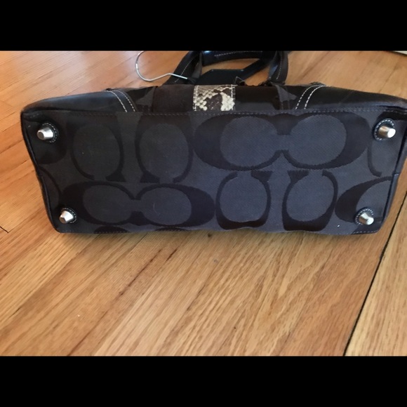 Coach Purse - Picture 3 of 4